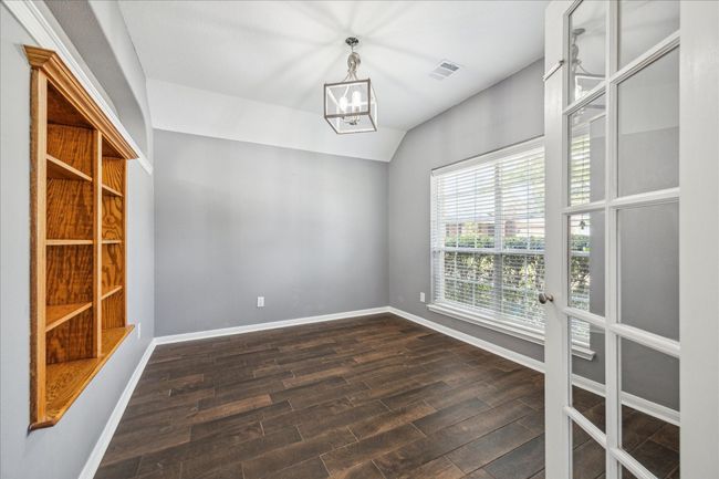 Spacious Study with Abundant Natural Light | Image 4