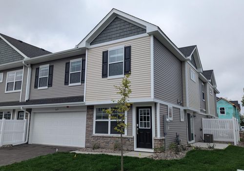 3019 Cedar St, Little Canada, MN, 55117-5526 | Card Image