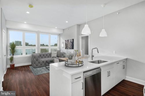 5b-1527 Ridge Ave, PHILADELPHIA, PA, 19130-2212 | Card Image