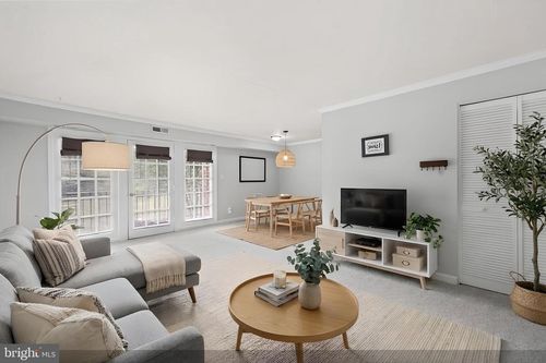 82-12711 Gordon Blvd, WOODBRIDGE, VA, 22192-2656 | Card Image