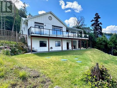 347 Collins Rd, House other with 3 bedrooms, 3 bathrooms and 3 parking in Salt Spring Island BC | Image 1