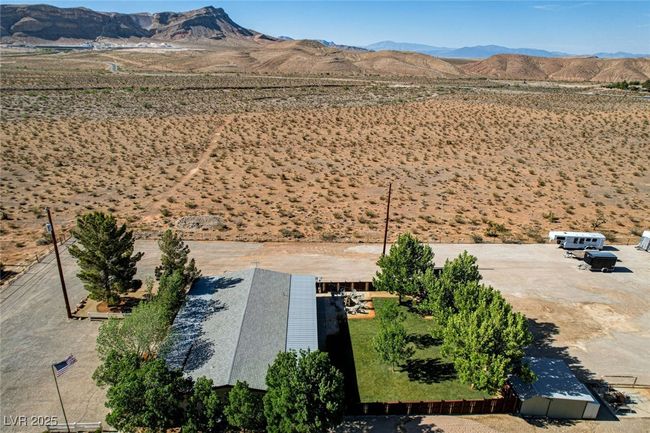 Overview of rural landscape with a mountain backdrop and a desert landscape | Image 52