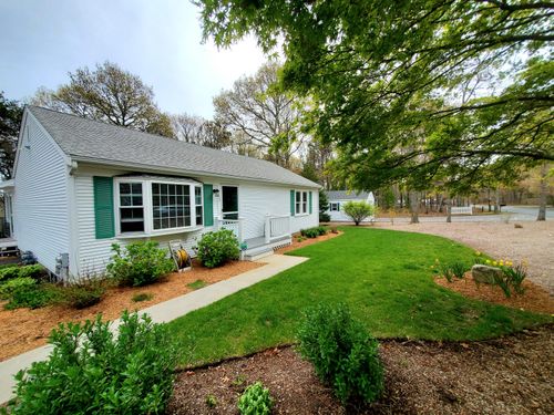 52 Thayer St, South Dennis, MA, 02660-3717 | Card Image