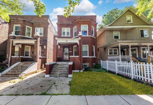 7707 S Peoria St, Chicago, IL, 60620-2825 | Card Image