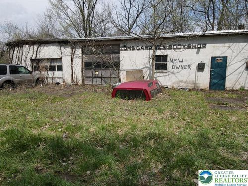 4250 Lehigh Dr, Walnutport, PA, 18088 | Card Image