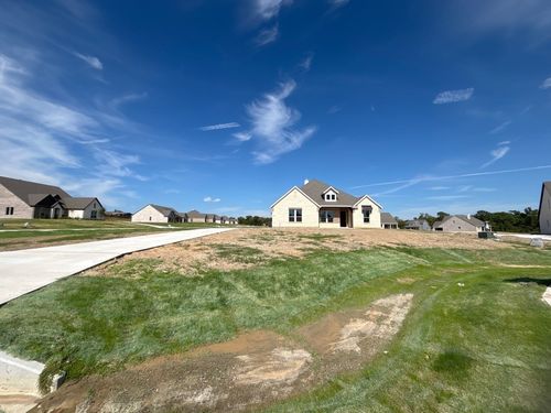 800 Monterrey Cir, Van Alstyne, TX, 75495-7177 | Card Image