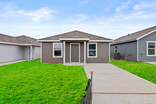 12623 Kathleen St, Saint Hedwig, TX, 78152-0550 | Card Image