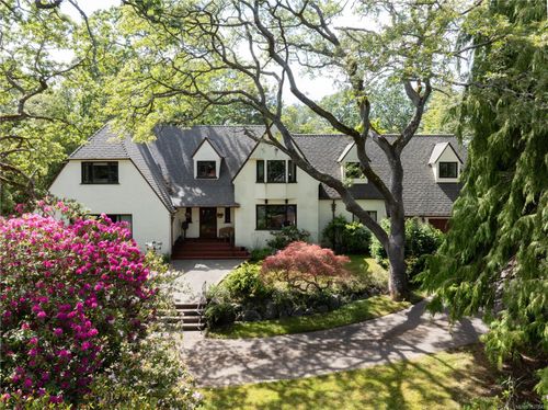 3290 Upper Terrace Rd, Victoria, BC, V8R6E6 | Card Image