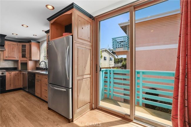 1 - 510 Catalina Ct, Condo with 3 bedrooms, 3 bathrooms and 2 parking in Manhattan Beach CA | Image 19