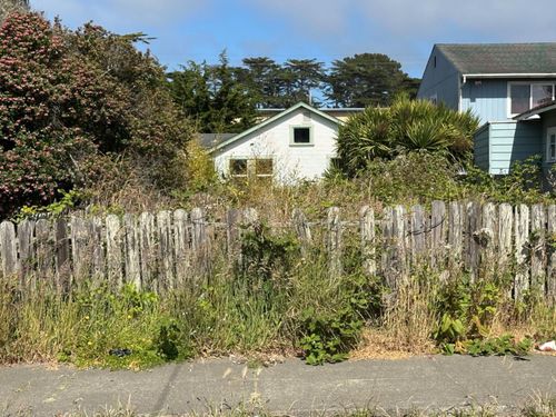 12-752 Stewart St, Fort Bragg, CA, 95437-3028 | Card Image