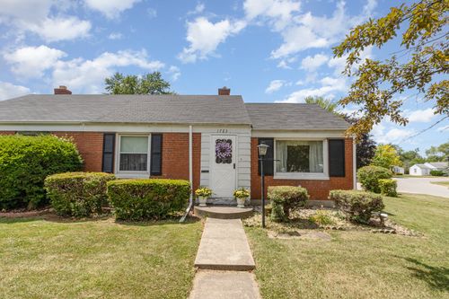 1723 N Raynor Ave, Crest Hill, IL, 60403-2325 | Card Image