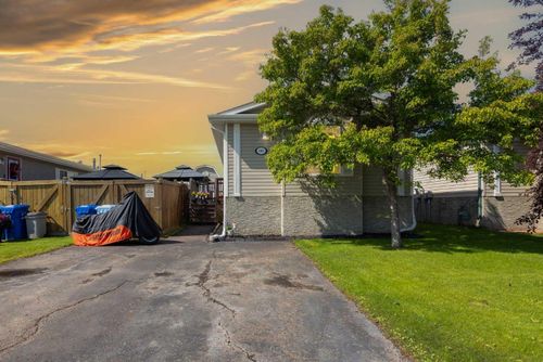 109 Balsam Way, Fort Mcmurray, AB, T9K0G2 | Card Image