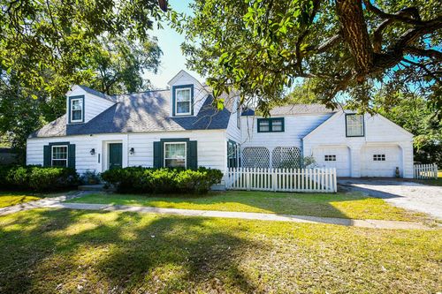 1118 E Cedar St, Angleton, TX, 77515-5802 | Card Image