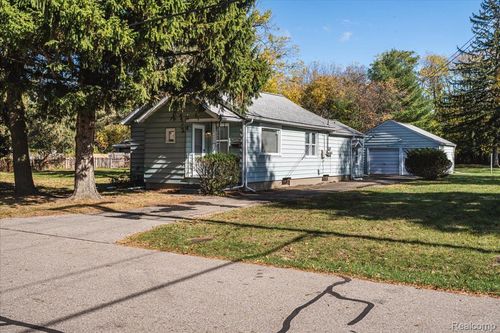 20756 Van Buren St, Southfield, MI, 48033-3638 | Card Image