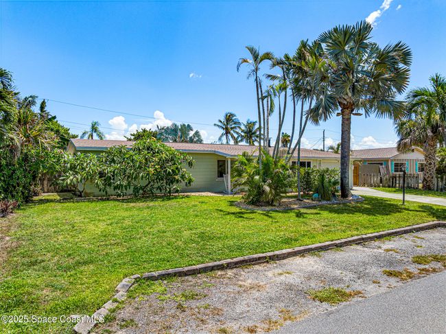 251 Avenida De La Vis, House other with 3 bedrooms, 1 bathrooms and null parking in Indialantic FL | Image 44