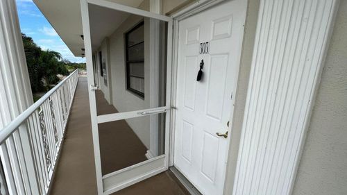 apt-303-6097 Balboa Cir, Boca Raton, FL, 33433-8113 | Card Image