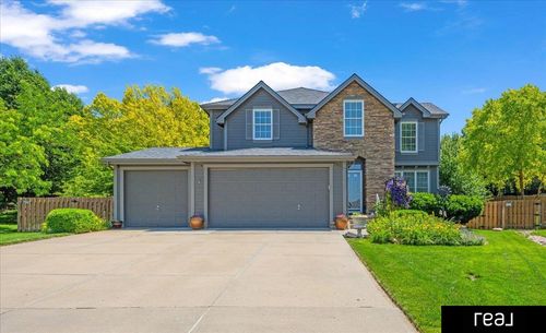 18009 Dewey Cir, Elkhorn, NE, 68022-5670 | Card Image