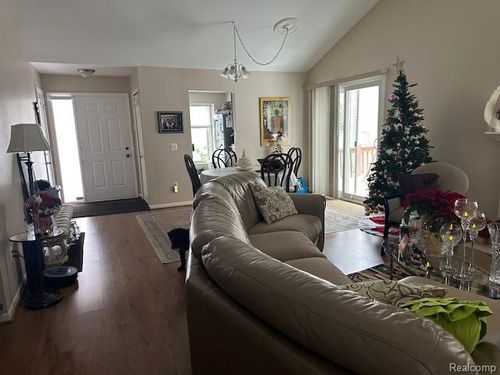 1634 Fielding Dr, Rochester Hills, MI, 48307-3002 | Card Image