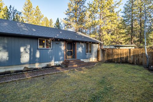 18870 Tuscarora Ln, Bend, OR, 97702-7922 | Card Image
