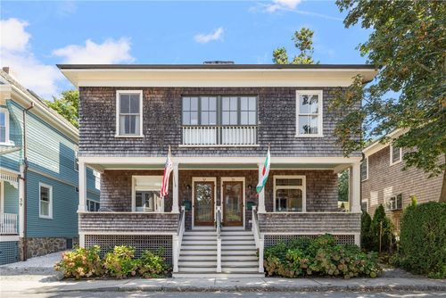 35 Mount Vernon St, Newport, RI, 02840-2758 | Card Image