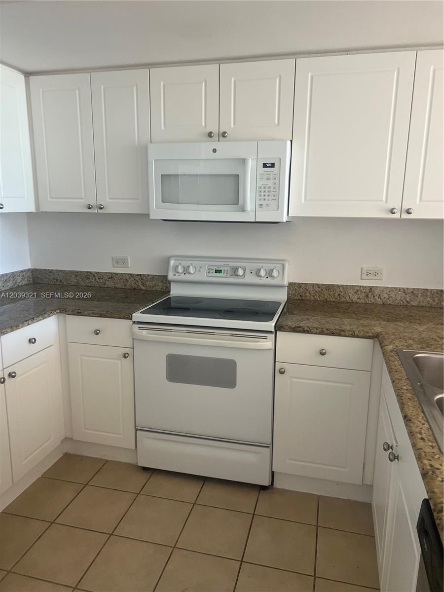 Residential Lease in Aventura 3