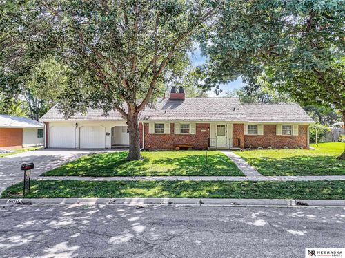 600 Cottonwood Dr, Lincoln, NE, 68510-4305 | Card Image