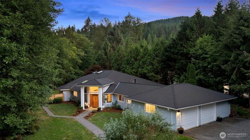 12407 Upper Preston Road Se, Issaquah, WA, 98027 | Card Image