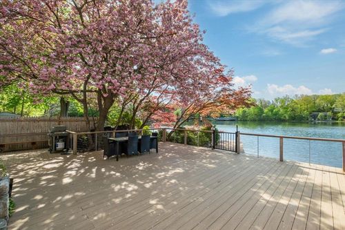 21 Point Dr S, Lake Peekskill, NY, 10537-1228 | Card Image