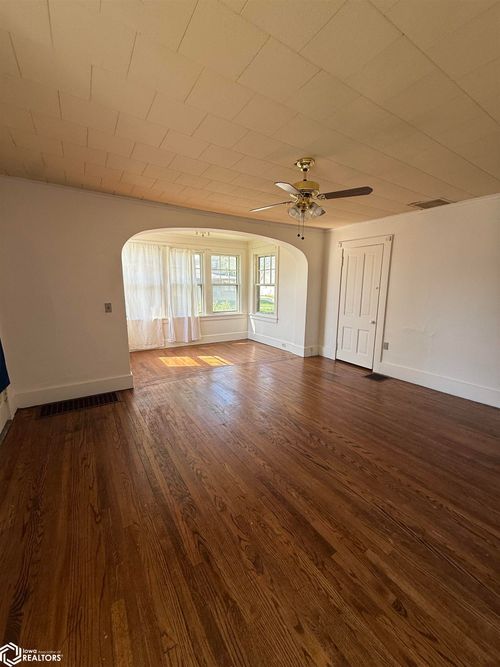 1604 Division St, Burlington, IA, 52601-4212 | Card Image