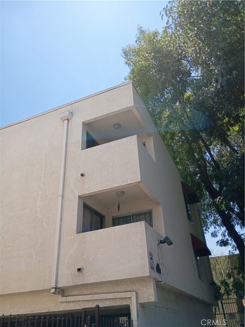 apt-3-5644 Yolanda Ave, Tarzana, CA, 91356-1429 | Card Image