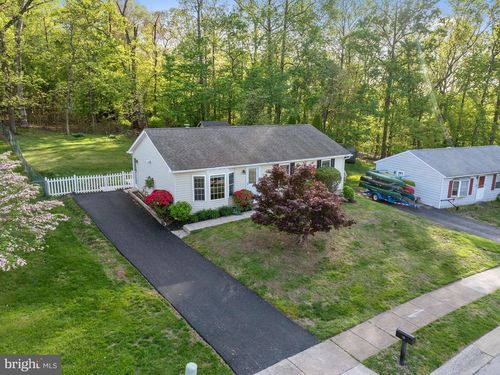 19 Casselberry Dr, AUDUBON, PA, 19403-2103 | Card Image
