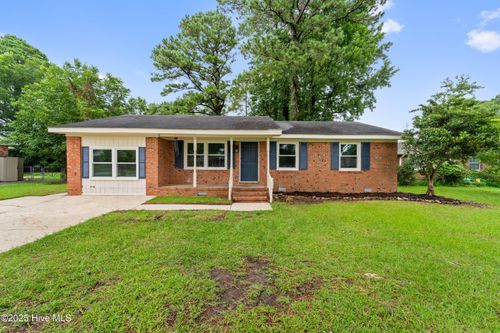 125 Linda Loop, Jacksonville, NC, 28546-7214 | Card Image