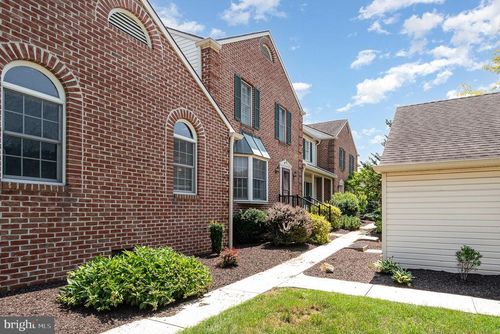 2017 Raleigh Rd, HUMMELSTOWN, PA, 17036-8734 | Card Image