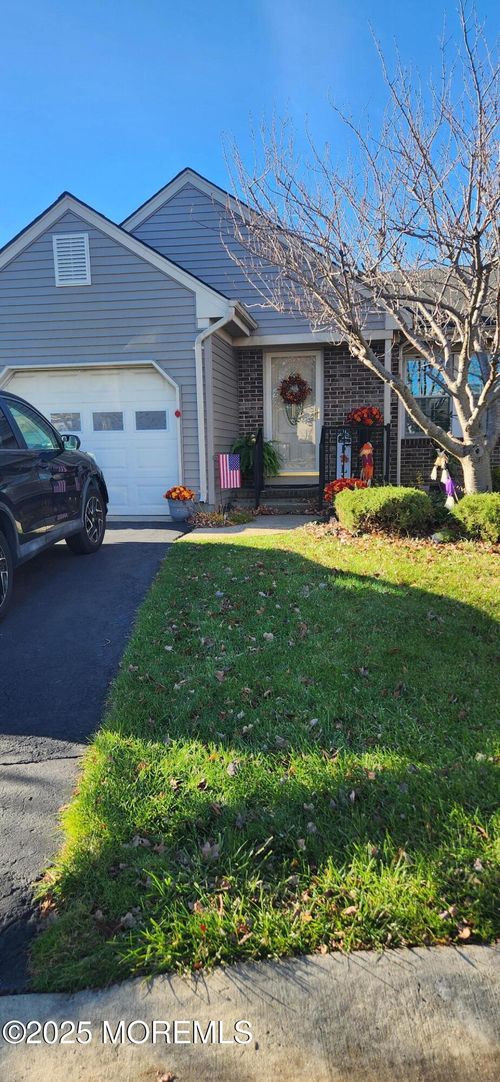 10 Molly Pitcher Ct, Monroe, NJ, 08831-5473 | Card Image