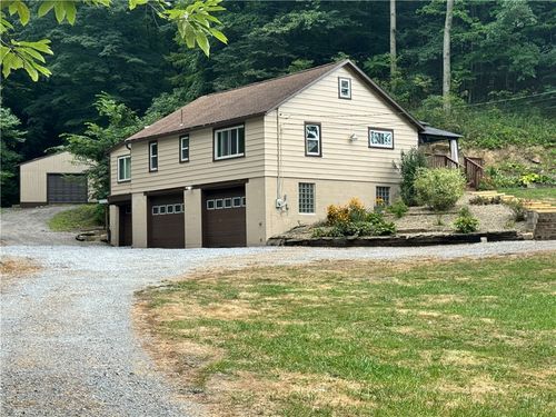 893 Fairlane Blvd, New Galilee, PA, 16141-2213 | Card Image