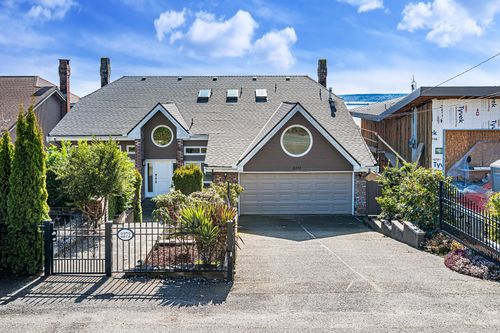 2272 Nelson Ave, West Vancouver, BC, V7V2P8 | Card Image