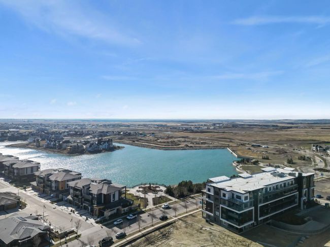 8215 - 1802 Mahogany Boulevard Se, Condo with 2 bedrooms, 2 bathrooms and 1 parking in Calgary AB | Image 5