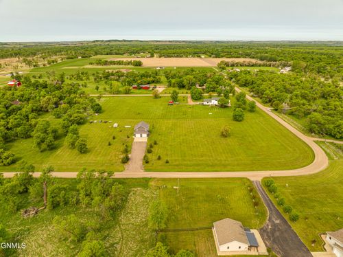 8600 S Fork Jct, Bismarck, ND, 58504-3082 | Card Image