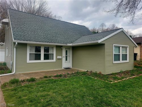 2215 Clyde St, Poland, OH, 44514-1713 | Card Image