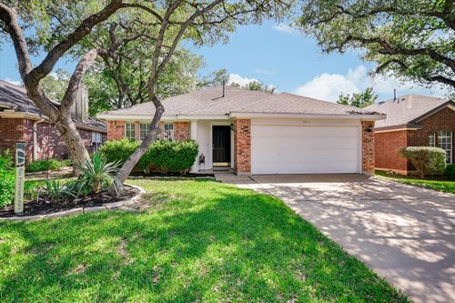 4811 Alta Loma Dr, Austin, TX, 78749-3734 | Card Image