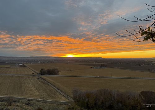 319 Snowmoody Way, Ontario, OR, 97914-8423 | Card Image