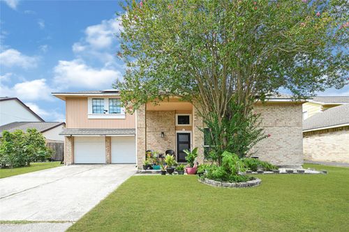 5638 Fairview Forest Dr, Houston, TX, 77088-1246 | Card Image