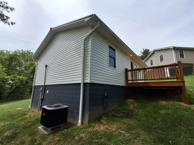232 Overlook Dr, House other with 2 bedrooms, 2 bathrooms and null parking in Chilhowie VA | Image 12