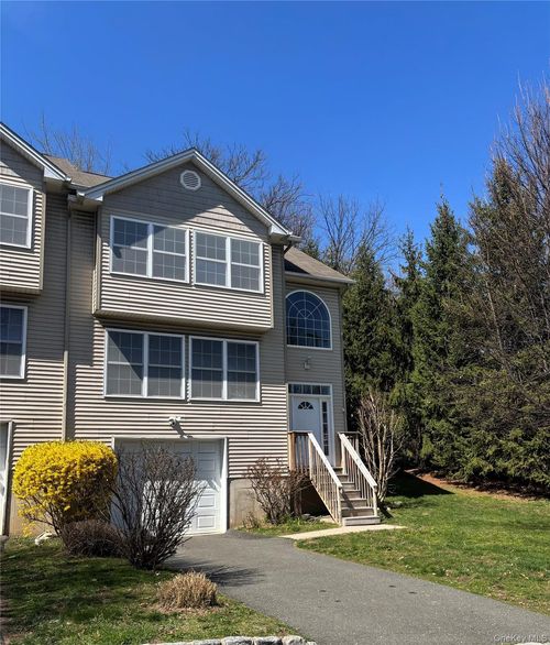 16 W Railroad Ave, Garnerville, NY, 10923-1217 | Card Image