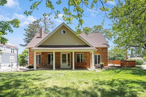 1598 E Shore Dr, Saint Paul, MN, 55106-1121 | Card Image