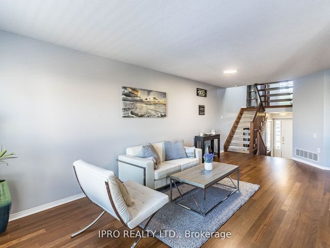 182 Highbury Dr, House attached with 3 bedrooms, 3 bathrooms and 4 parking in Stoney Creek ON | Image 4