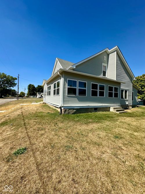 200 W Williams St, Farmland, IN, 47340-9694 | Card Image