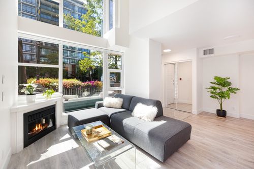 th8-168 Esplanade Ave E, North Vancouver, BC, V7L4X8 | Card Image