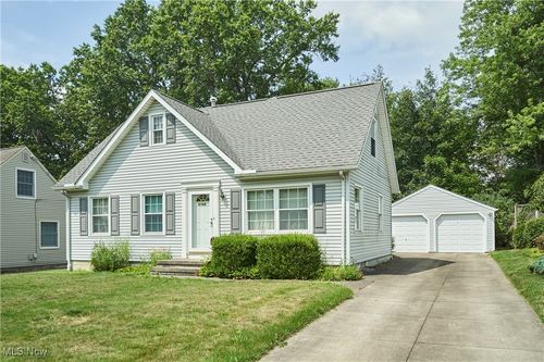 3160 9th St, Cuyahoga Falls, OH, 44221-1316 | Card Image
