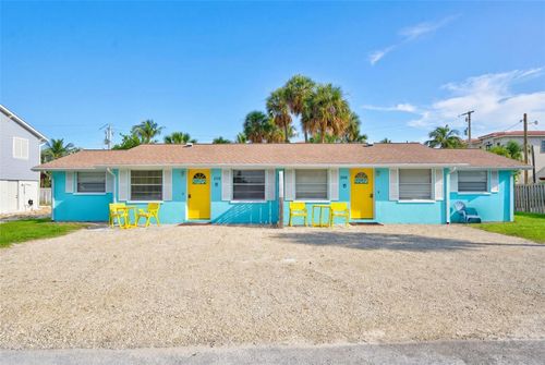 208 Peacock Ln, HOLMES BEACH, FL, 34217-1801 | Card Image